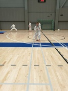 Topias lämmittelee ennen omaa suoritustaan